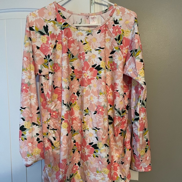 Isabel Maternity by Ingrid & Isabel Other - Maternity Rashguard never worn